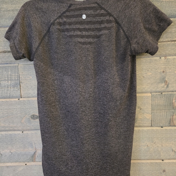 Z by Zella Activewear Shirt - Size Medium - Picture 7 of 8